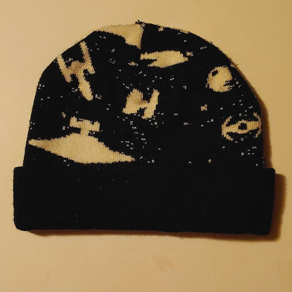 Star Wars Beanie - Picture 2 of 5